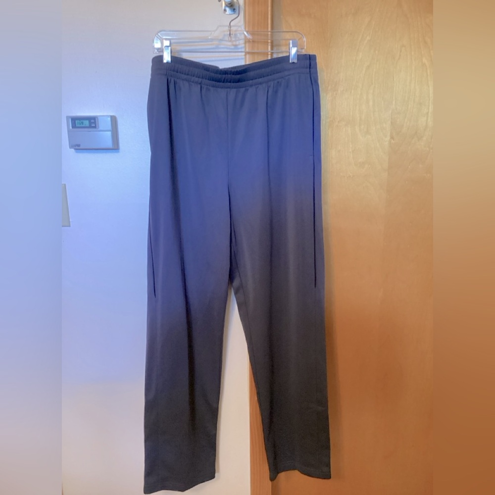 Activewear: Men’s Gray Tek Gear Pants Size XLT